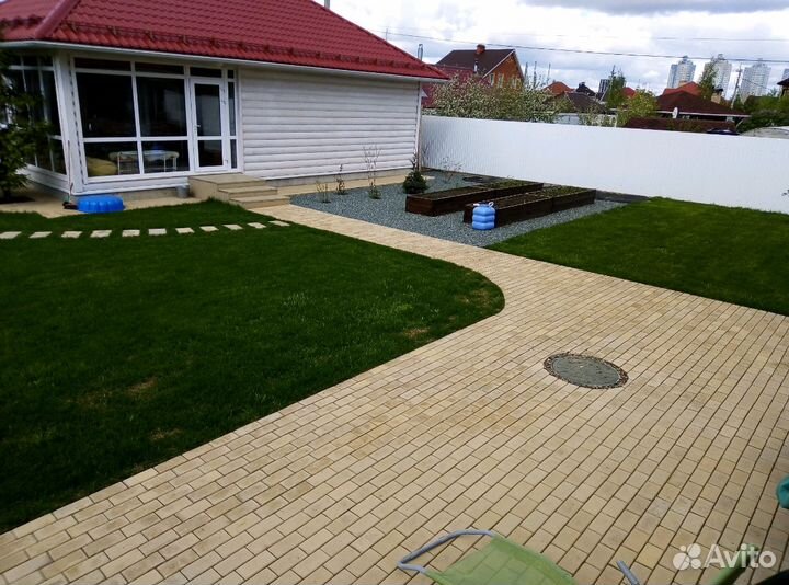 Укладка рулонного газона, и посев газона