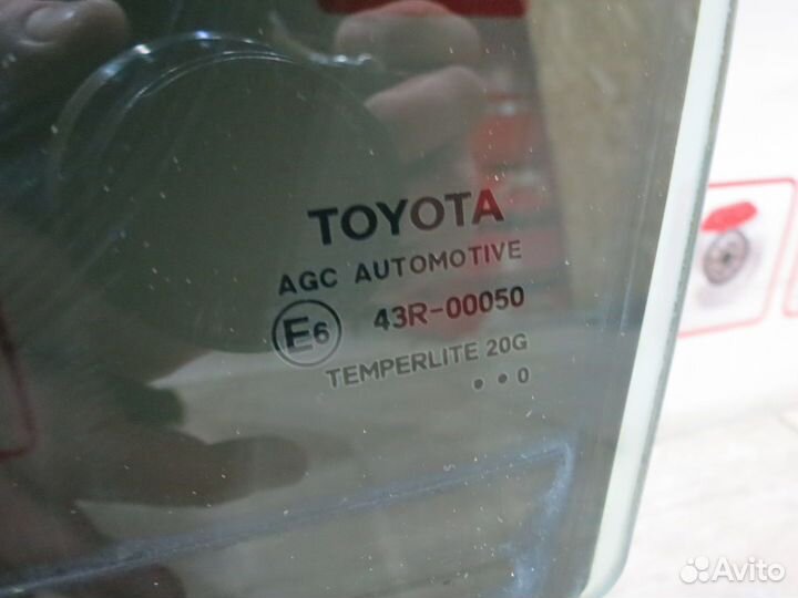 Стекло двери переднее левое Toyota Camry v40