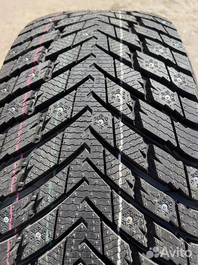 Zmax Winternova Stud II 225/45 R18 112T