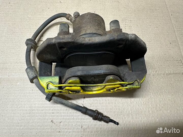 Суппорт передний левый Ford Focus 2