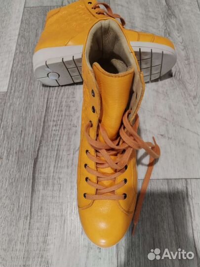 Ботинки женские 37 размер натуральная кожа новые