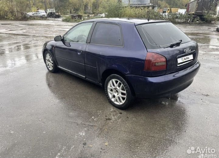 Audi A3 1.8 МТ, 1997, битый, 450 000 км