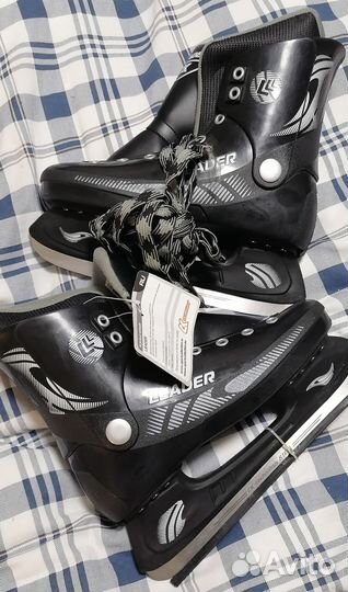 Коньки хоккейные