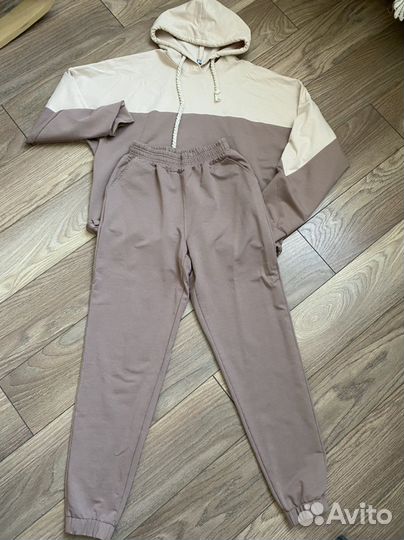 Спортивный костюм женский m