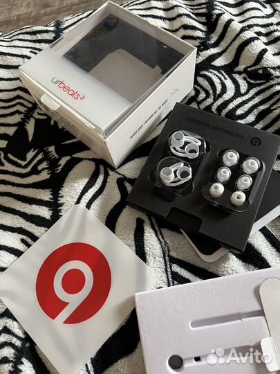 Коробка из под наушников