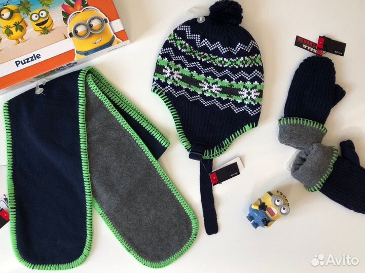 Комплект шапка шарф новый варежки на мальчика