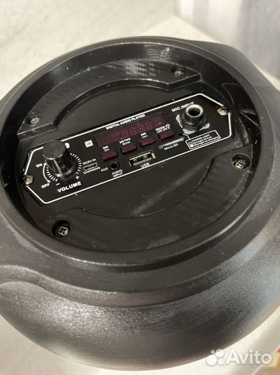 Музыкальная колонка большая