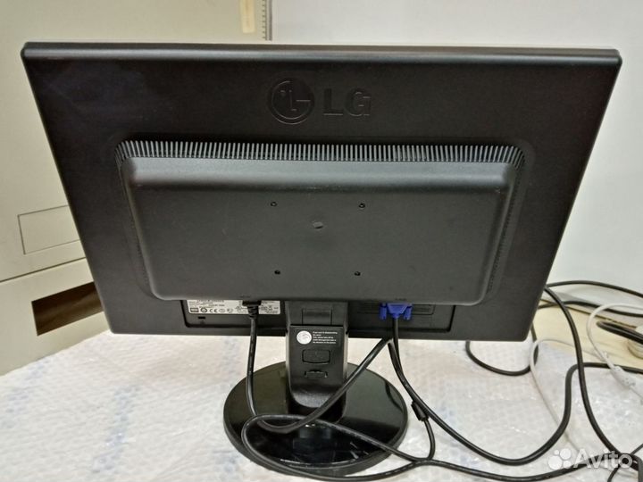 Монитор LG Flatron W2042s