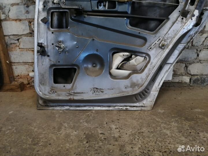 Дверь задняя правая ваз-2112