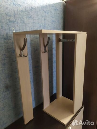 Вешалка для одежды настенная