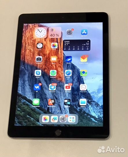 Apple iPad 2017 128Gb LTE SIM Cellular