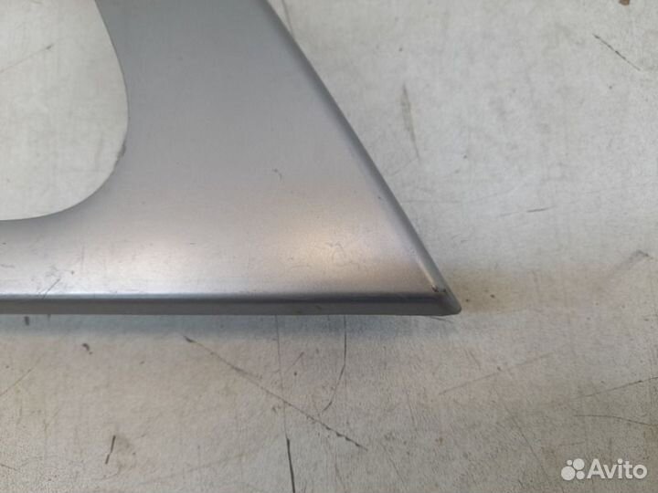 Накладка обшивки двери задняя правая Toyota Land