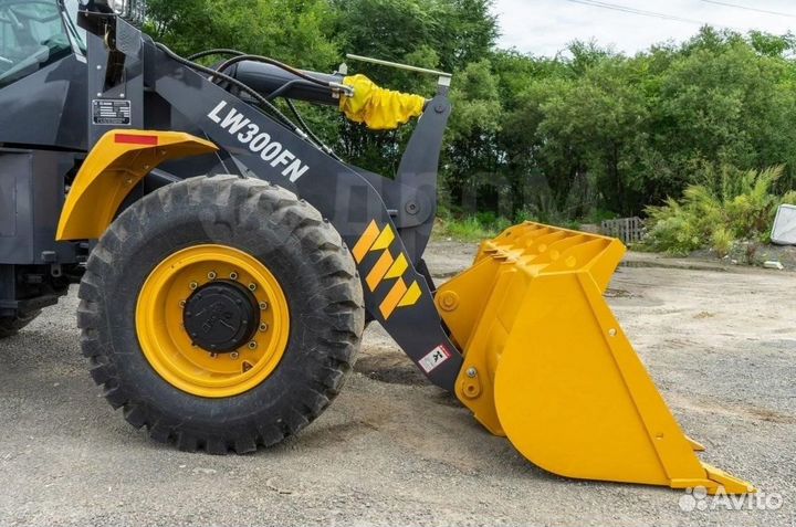 Фронтальный погрузчик XCMG LW300FN, 2023