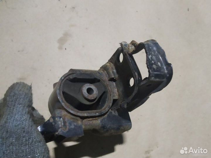 Подушка двигателя опора Toyota Rav4 XA30