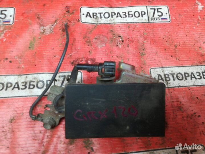 Блок управления топливным насосом Toyota Mark X