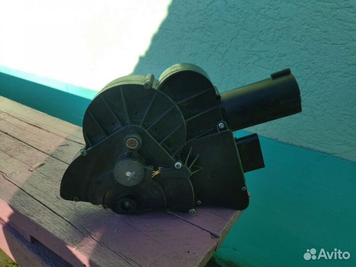 Механизм подъема крышки багажника Audi A8 (D3)