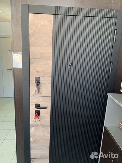 Дверь входная квартирная luxor