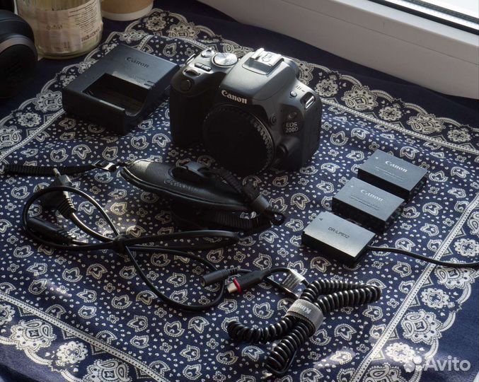 Canon 200d + комплект