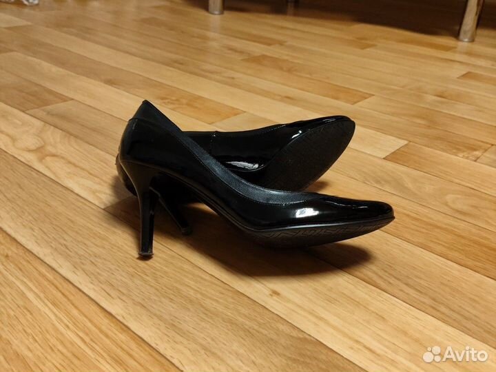 Туфли женские 38 размер, натуральная кожа, лак