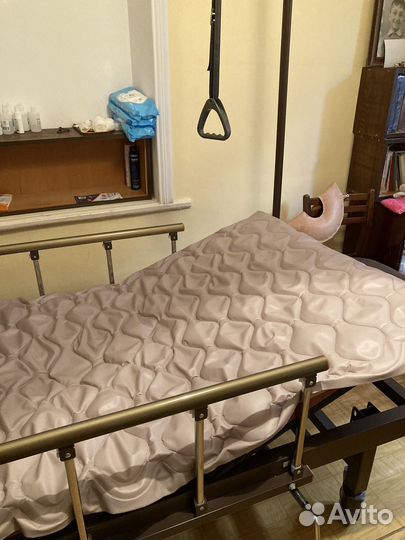 Кровать для лежачих больных с электроприводом