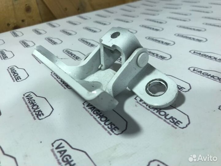 Петля двери задняя левая Hyundai Solaris 1.4 G4LA