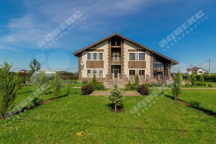 Коттедж 446 м² на участке 26 сот.