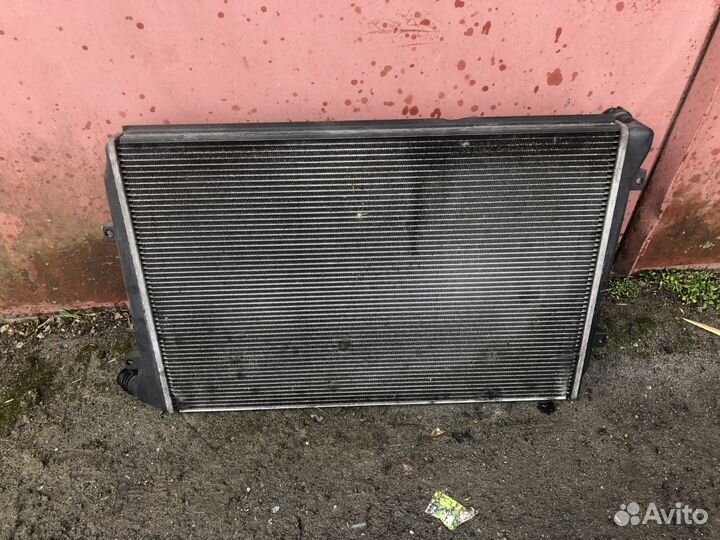 Радиатор основной Audi A3 8P, VW Caddy 3 и др