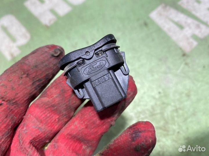 Кнопка стеклоподъемника Ford Focus cdda 2004