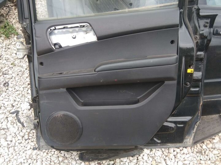 Дверь задняя правая Санг Енг Актион Спорт