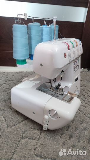 Оверлок Comfort 140