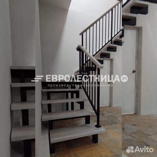 Лестница на металлокаркасе