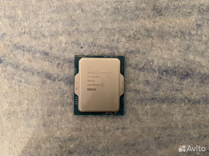 Процессор Intel Core i3 12100f