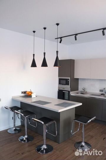 Кухня на заказ с доводчиками