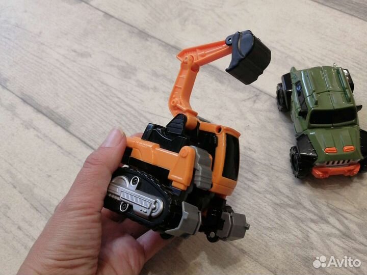 Трансформеры Tobot