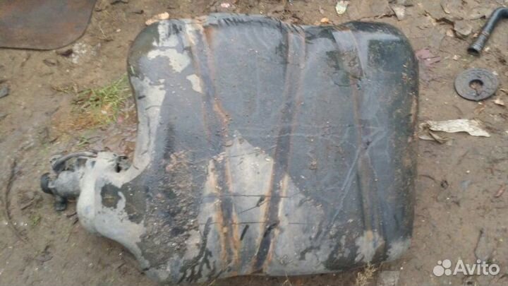 Бак топливный Volkswagen Passat B3 9A 1991