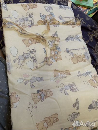 Бортики в кроватку. Комплект белья в детскую