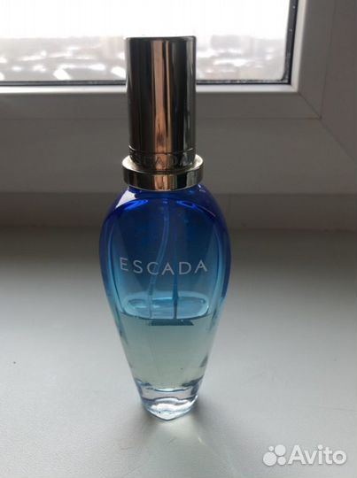 Escada Island Kiss