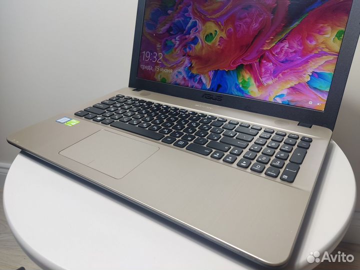 Шикарный игровой Asus Core i3, 12Gb, SSD256, 920MX