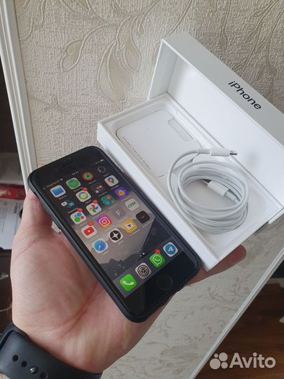 iPhone SE (2022), 64 ГБ