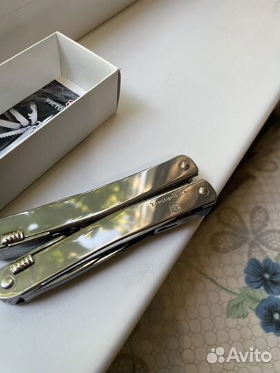Мультитул victorinox swisstool