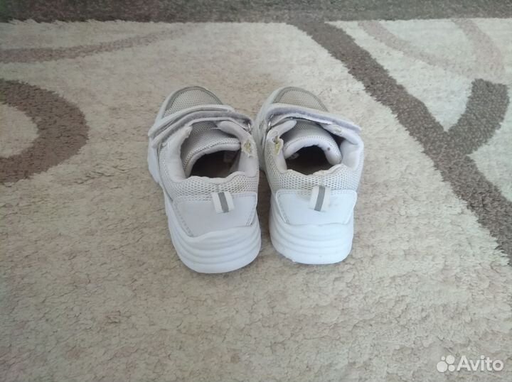 Кроссовки для мальчика р.26