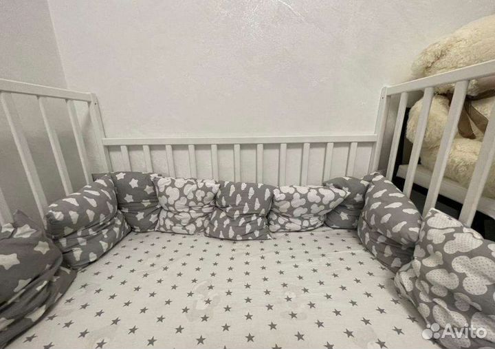 Мягкая стена для детской кроватки