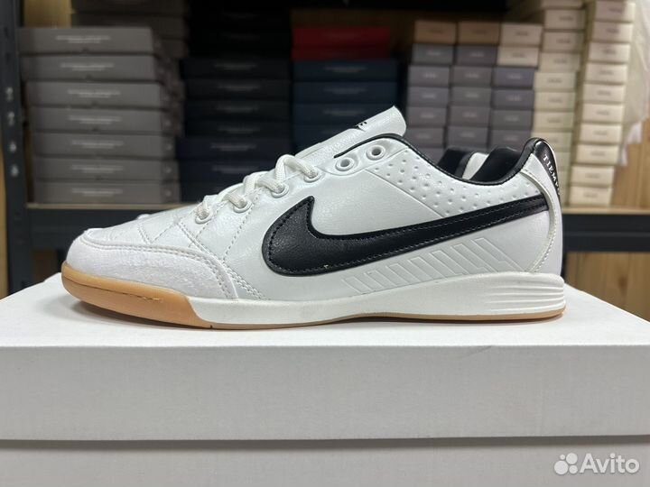 Футзалки Nike