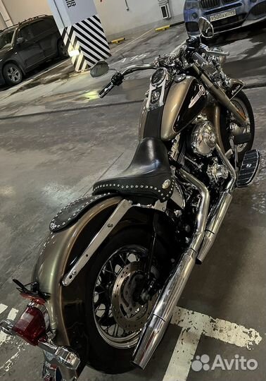 Softail Heritage (Smokey Gold)