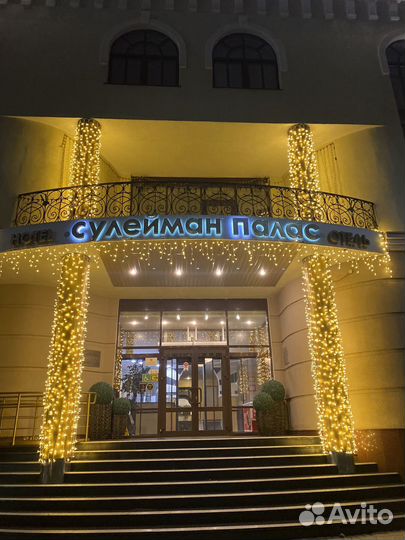 Украшение оформление витрин и входных групп