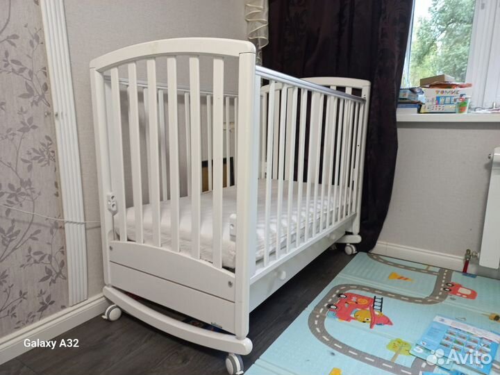 Детская кроватка