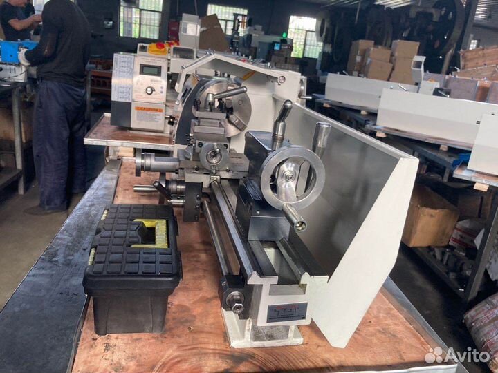 Токарный станок WM210V400 по металлу настольный