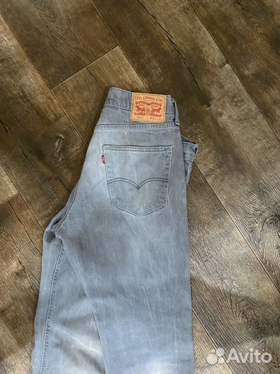 Джинсы levis