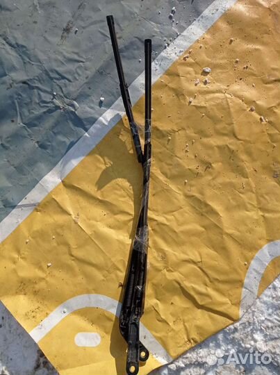 Поводок дворника peugeot 206