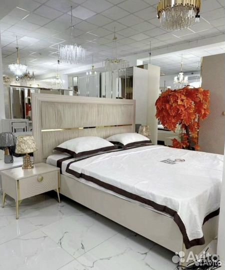 Спальный гарнитур